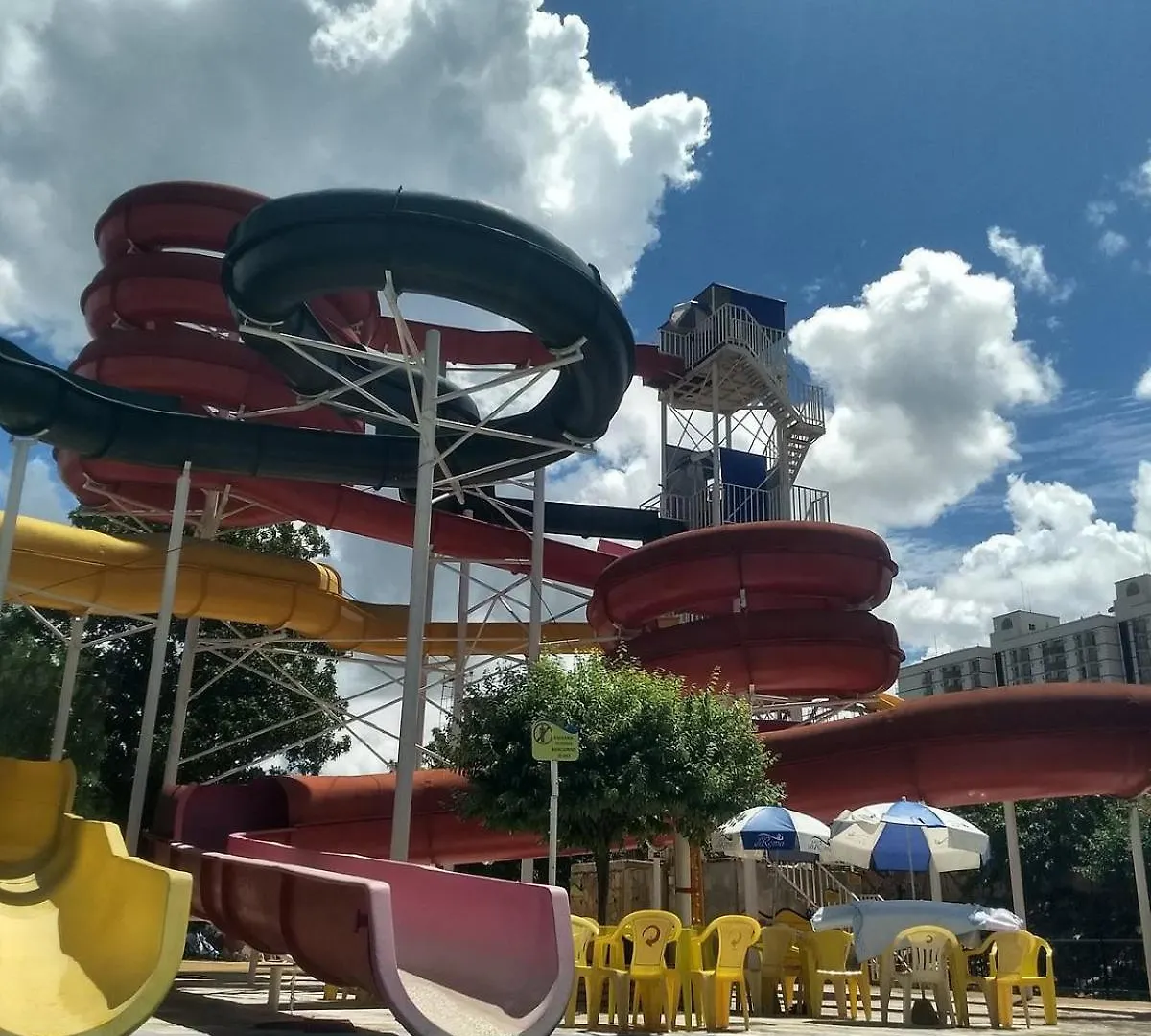 Lacqua Diroma Parque Piscina De Ondas Contagem